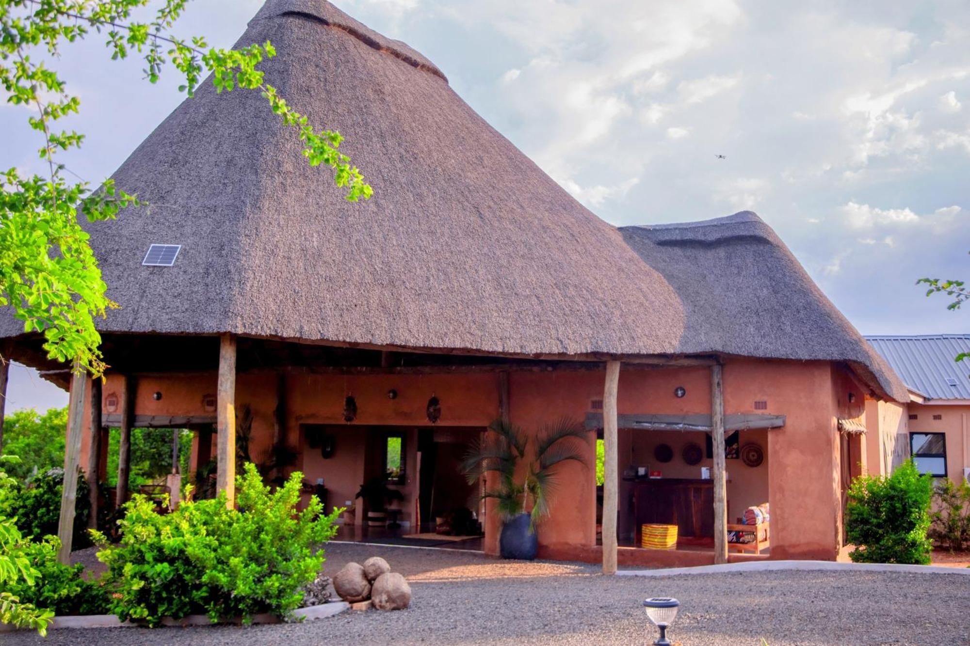 The Nkhosi Livingstone Lodge And Spa ภายนอก รูปภาพ